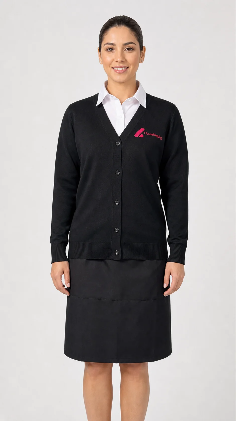 Completo con cardigan HouseKeeping indossato da una persona